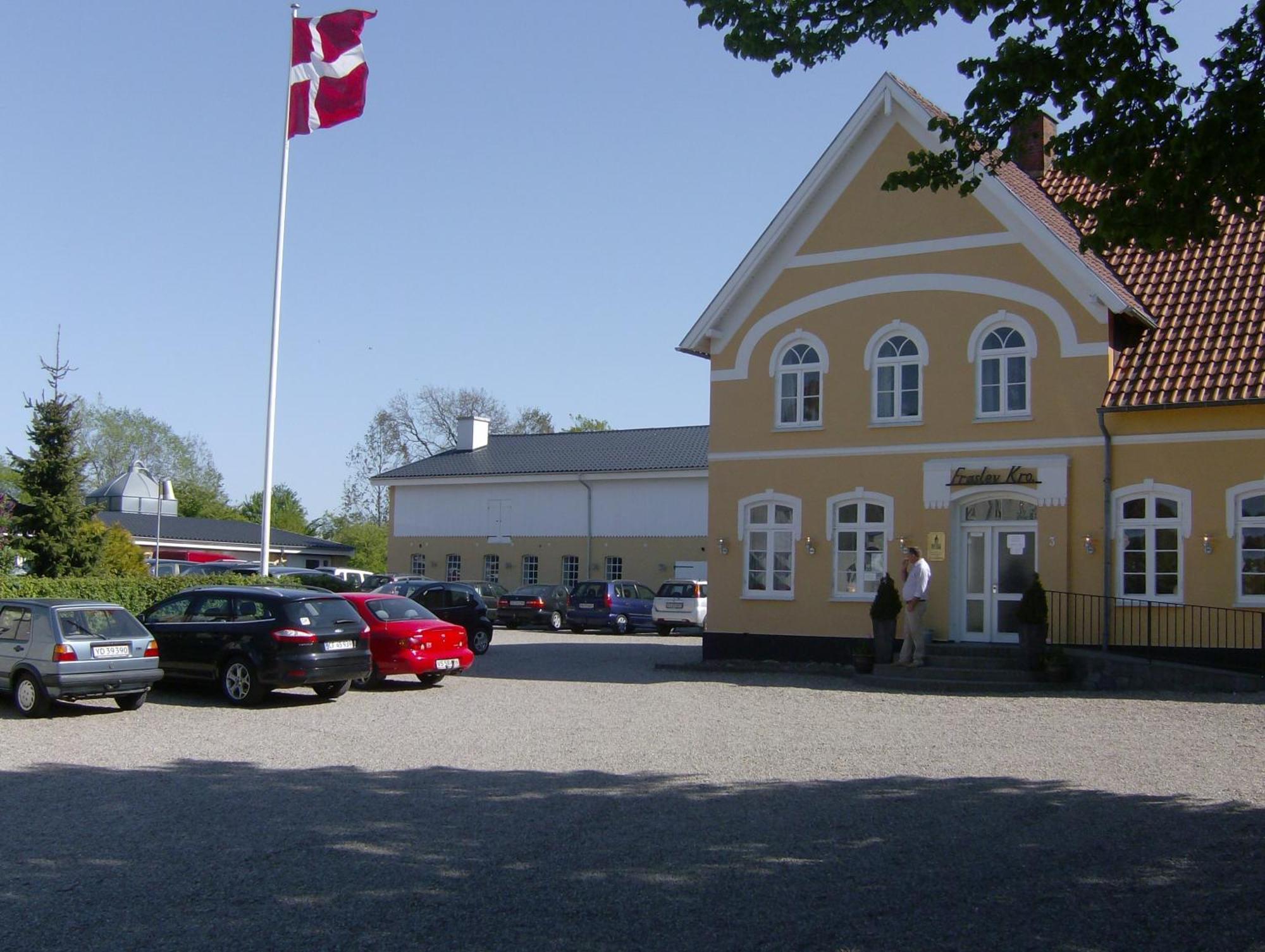 Frøslev Kro 3*